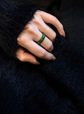 天然绿玛瑙戒指气质轻奢小众设计感复古百搭女生食指叠戴指环