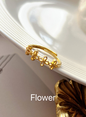 蕾丝镂空四叶草小花沙金戒指气质轻奢简约时尚百搭食指叠戴指环