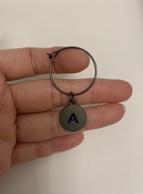 拍2包邮赠送祖玛珑金色字母黑色挂件钥匙包车饰扣挂饰钥匙扣装饰