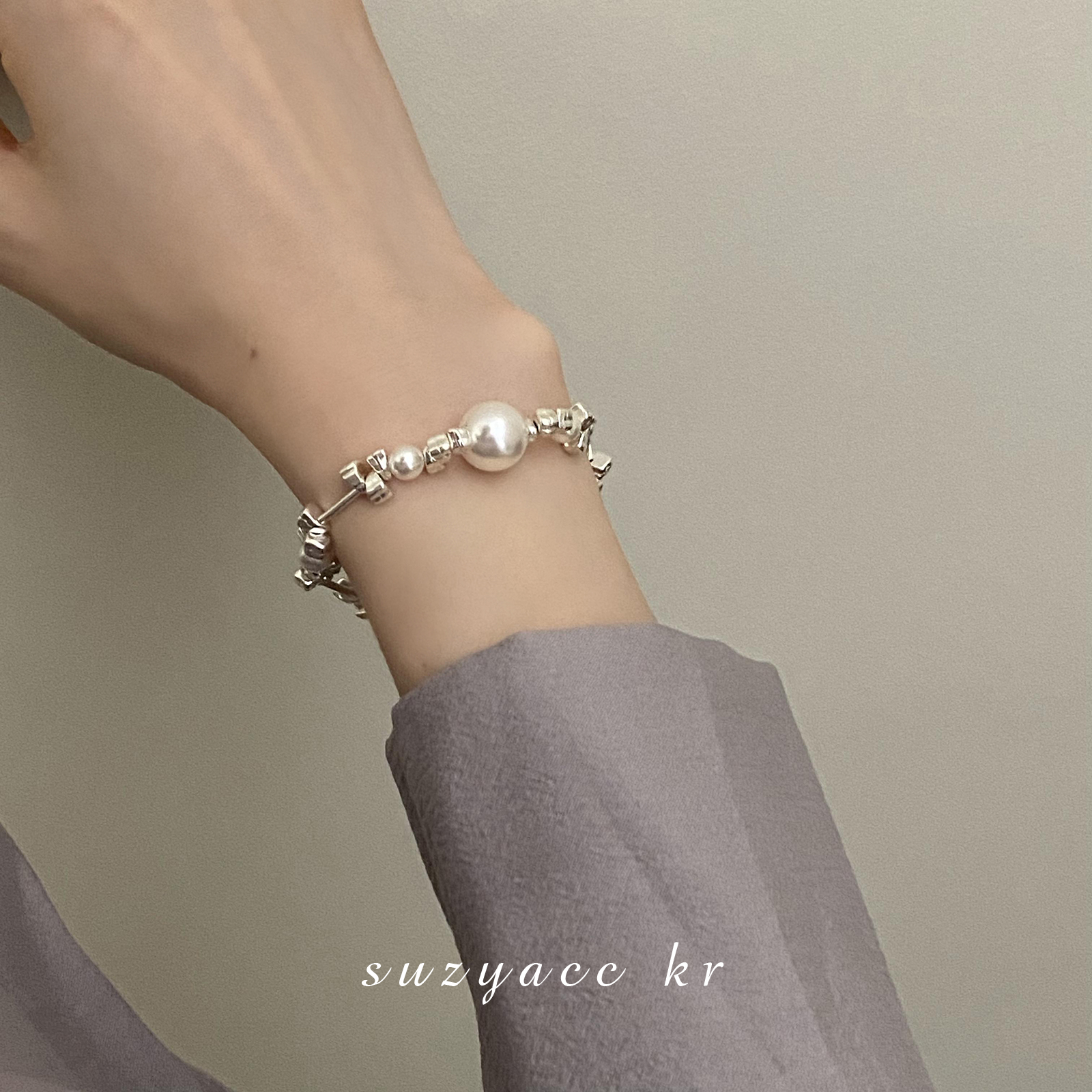 suzyacc kr小众设计款碎银珍珠手链2022年新款ins风女生串珠手饰