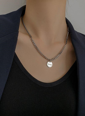 钛钢长款圆牌字母毛衣链不褪色