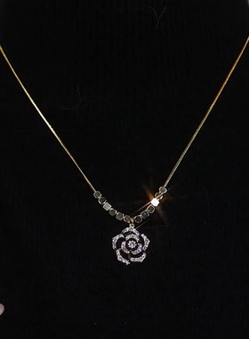 山茶花方块设计感项链