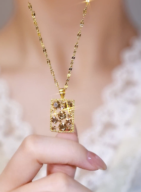 2025新款爆款长方形项链女轻奢小众设计感高级锁骨链吊坠颈链配饰