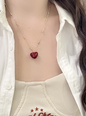 丽银秋冬素款金色满天星项链新款丽贝丽影通勤百搭红色爱心吊坠
