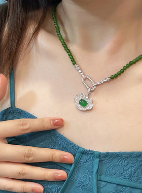 蜜蜂妈碧玉万能扣玉髓串珠项链