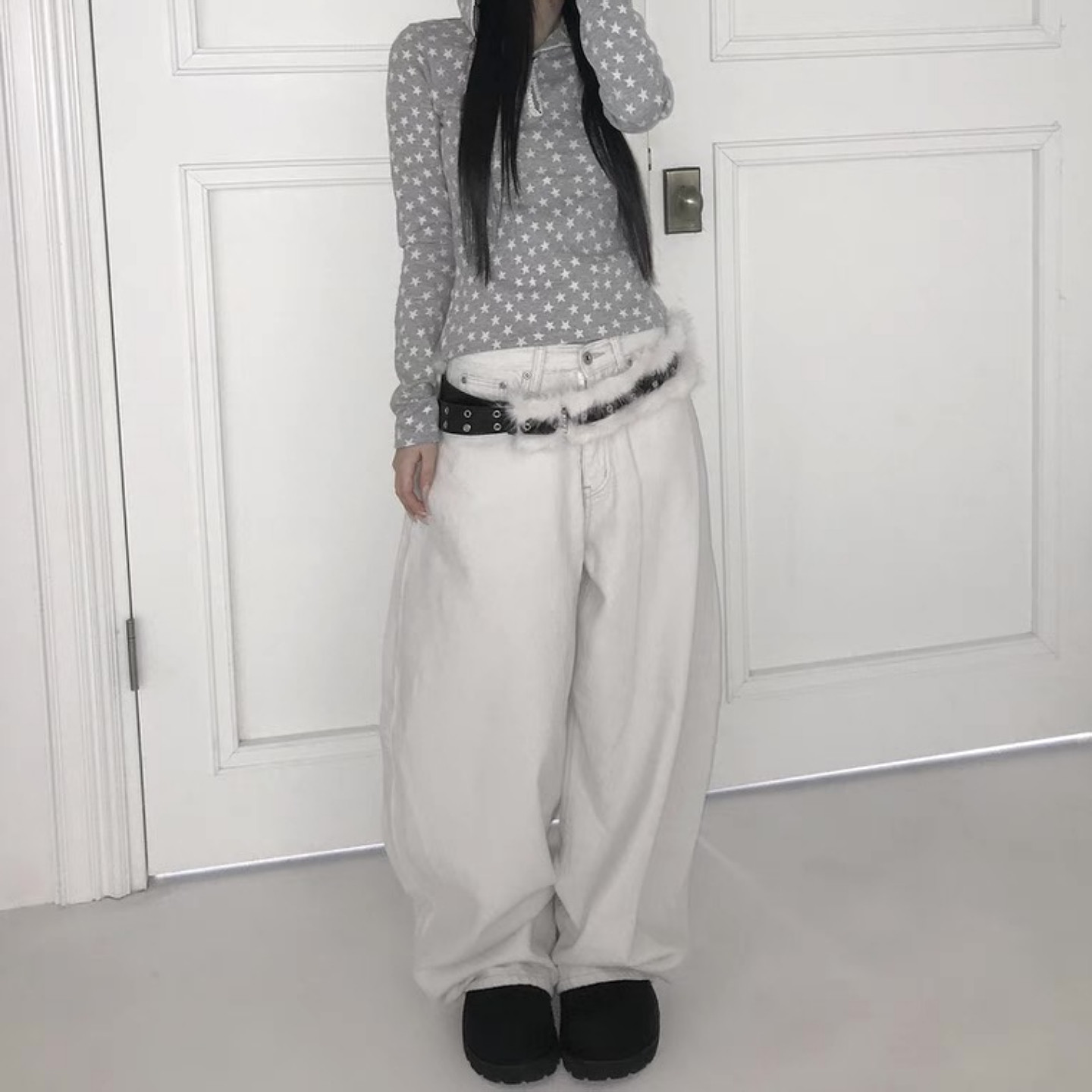 大码美式复古铆钉十字架白色牛仔裤女设计感宽松休闲弯刀阔腿长裤,淘宝优惠券,粉丝福利购,淘宝优惠卷