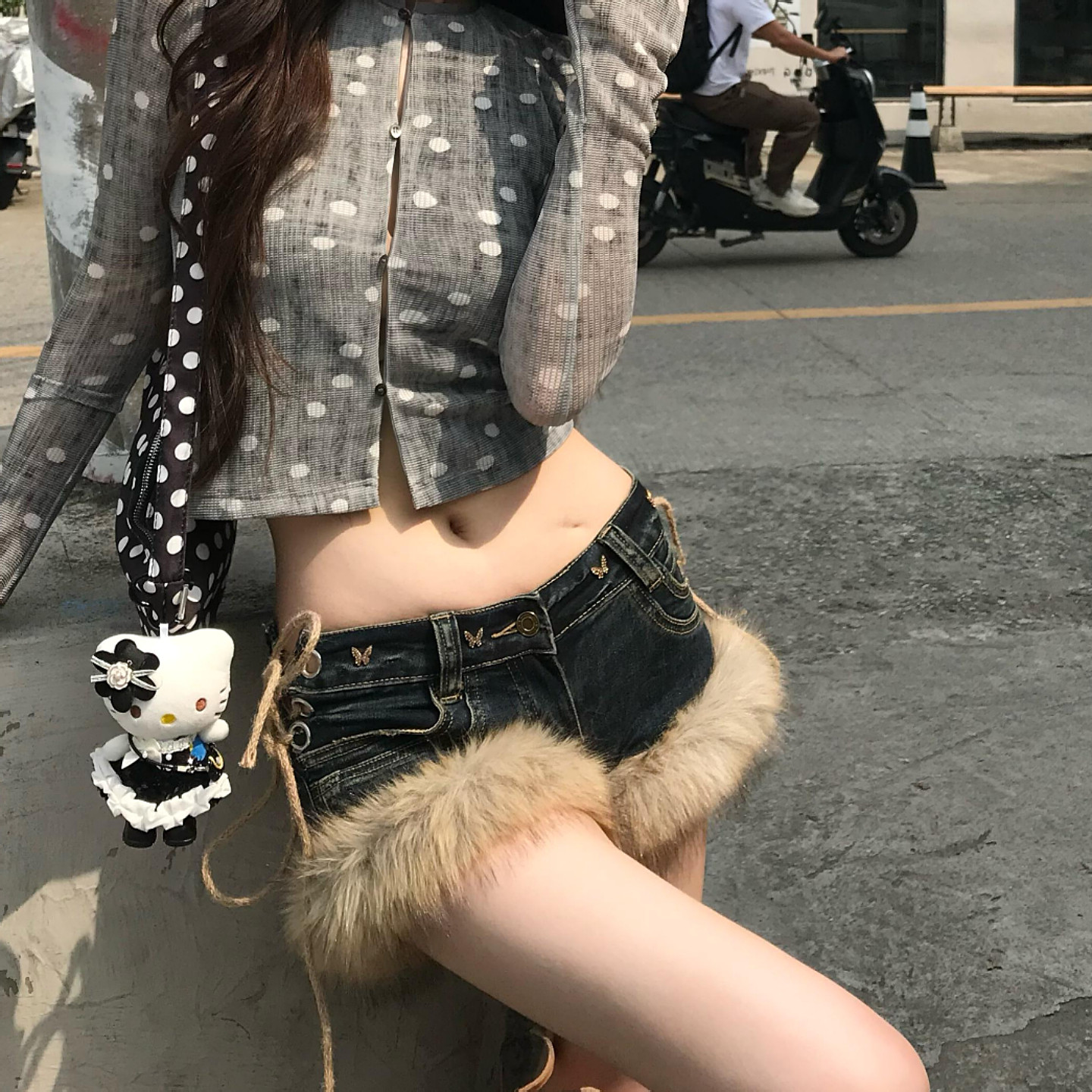 大码美式复古辣妹蝴蝶毛绒拼接牛仔短裤女低腰显瘦包臀设计感热裤,淘宝优惠券,粉丝福利购,淘宝优惠卷