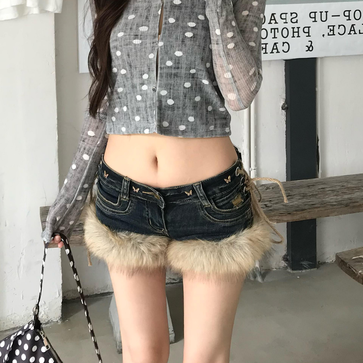 大码美式复古辣妹蝴蝶毛绒拼接牛仔短裤女低腰显瘦包臀设计感热裤,淘宝优惠券,粉丝福利购,淘宝优惠卷