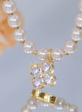 德国四叶花锆石珍珠颈链项链女时尚设计感网红百搭配饰新款毛衣链