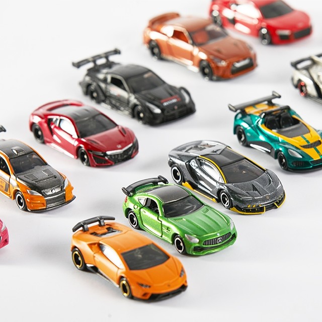 Domeka red and white box series alloy car model