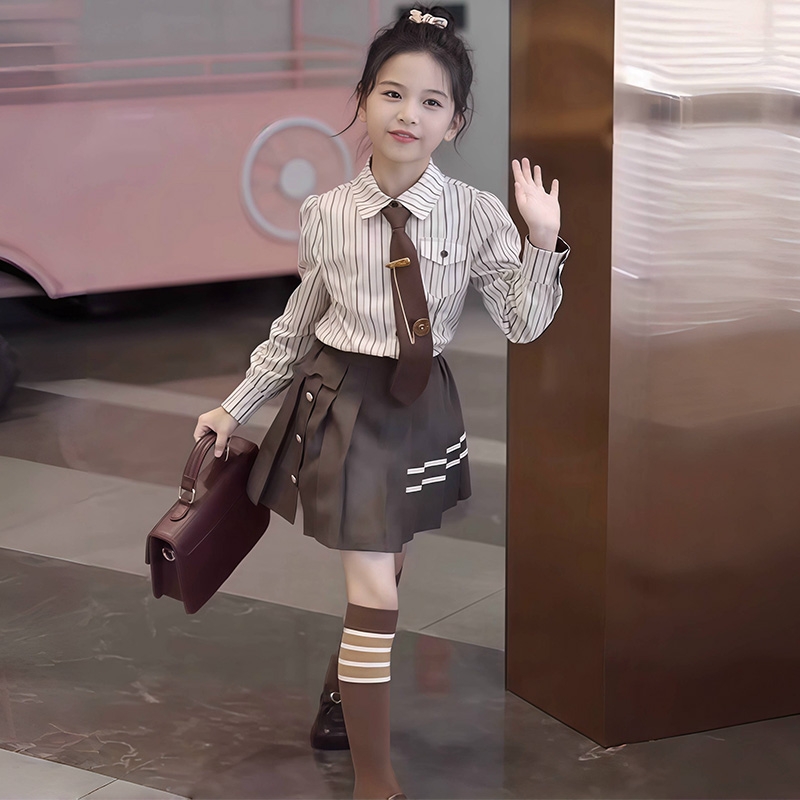 女童套装春秋装2025新款学院风儿童衣服秋款大童jk裙子春送长筒袜 - 图3