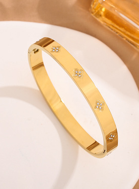 跨境外贸爆款ins时尚女镶钻四叶草钛钢手镯不掉色轻奢卡扣手环潮