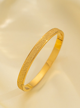 磨砂手镯女款开口轻奢小众镀18k金精致素圈镯子高级感钛钢不掉色