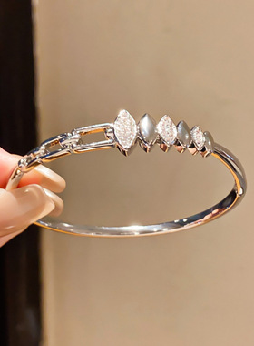 18k真金电镀锆石椭圆不对称手镯简约小众百搭手环轻奢感手饰