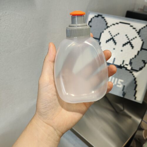 户外跑步随身小水壶便携挤压式水杯贴身健身运动马拉松水瓶175ml - 图2