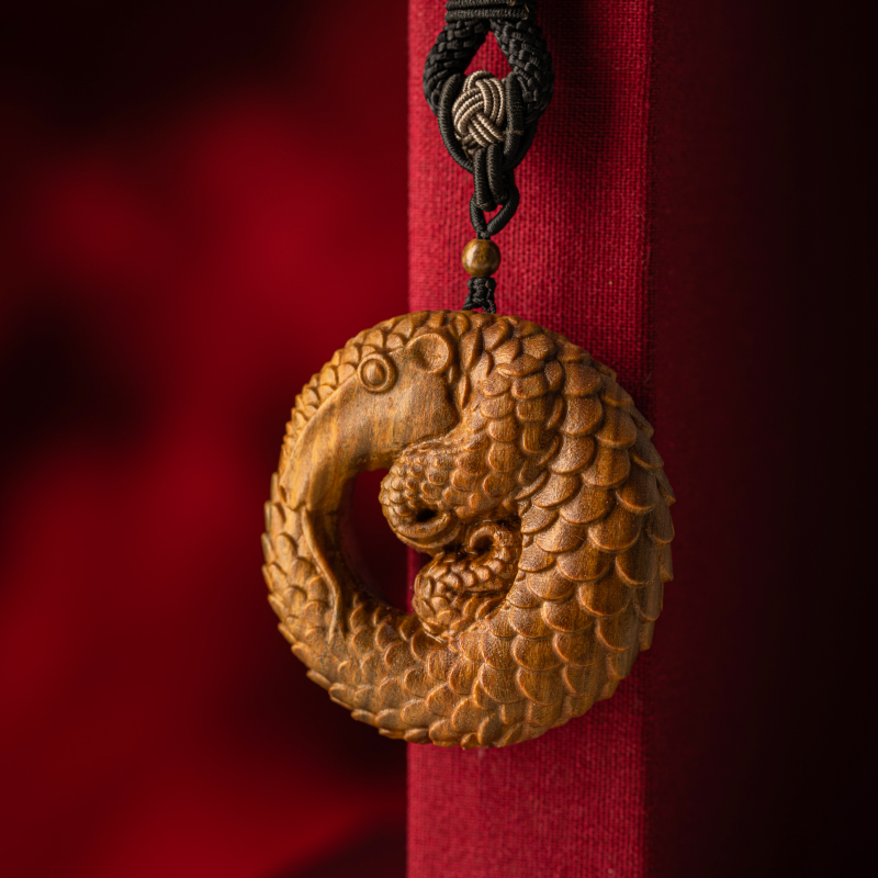 天然绿檀手工精雕双面雕穿山甲木质随身手把件挂饰项链男女 p126c - 图0