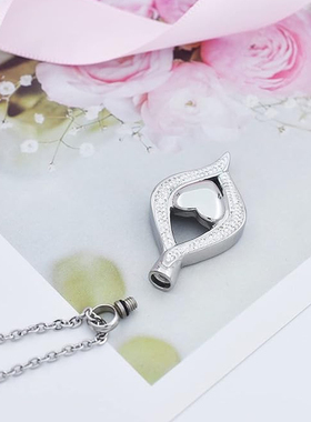 wk情侣钛钢定制刻字照片纪念吊坠