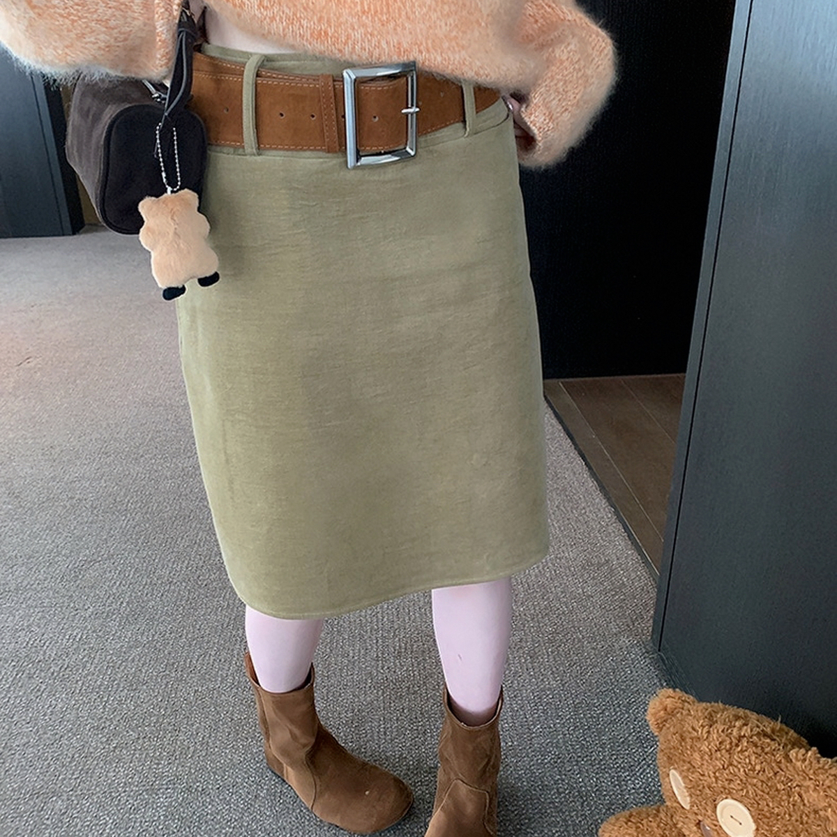 TimelyRain  及时雨-设计感灯芯绒高腰显瘦a字中裙半身裙Qt-2323 - 图3