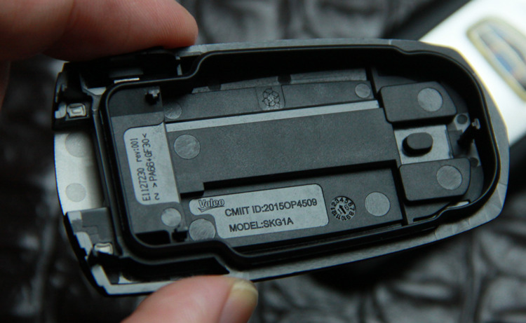 原装配吉利博越钥匙外壳子博越汽车智能卡遥控器电池带芯片总成-图0