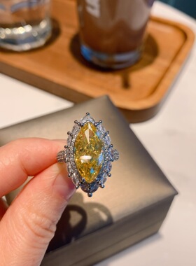 橄榄形马眼金黄满钻开口戒指女