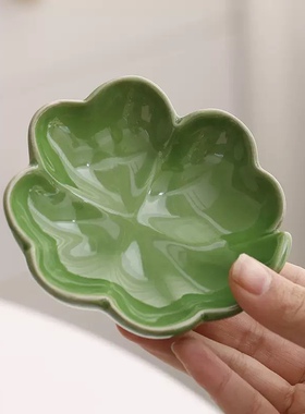 小众陶瓷首饰盘北欧创意陶瓷小吃碟子水果盘首饰盘四叶草收纳托盘