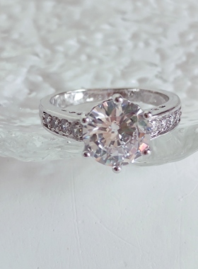 轻奢复古金色镂空戒指女猫眼石小众设计高级感指环配饰撤柜孤品款