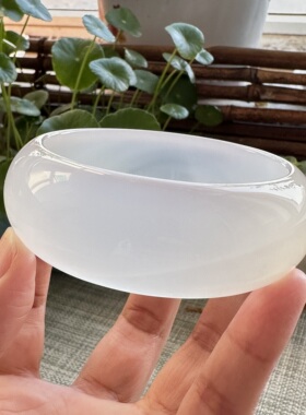 花语玉髓天然海洋玉髓马料高冰冷白加宽加厚版玛瑙手镯圈口60.5mm