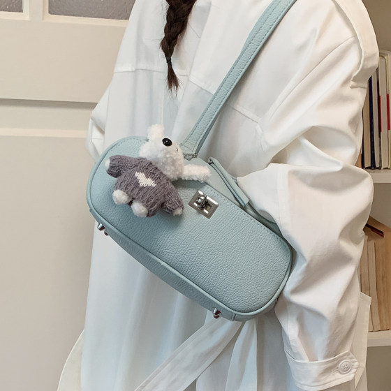 New casual and simple niche shoulder handbag