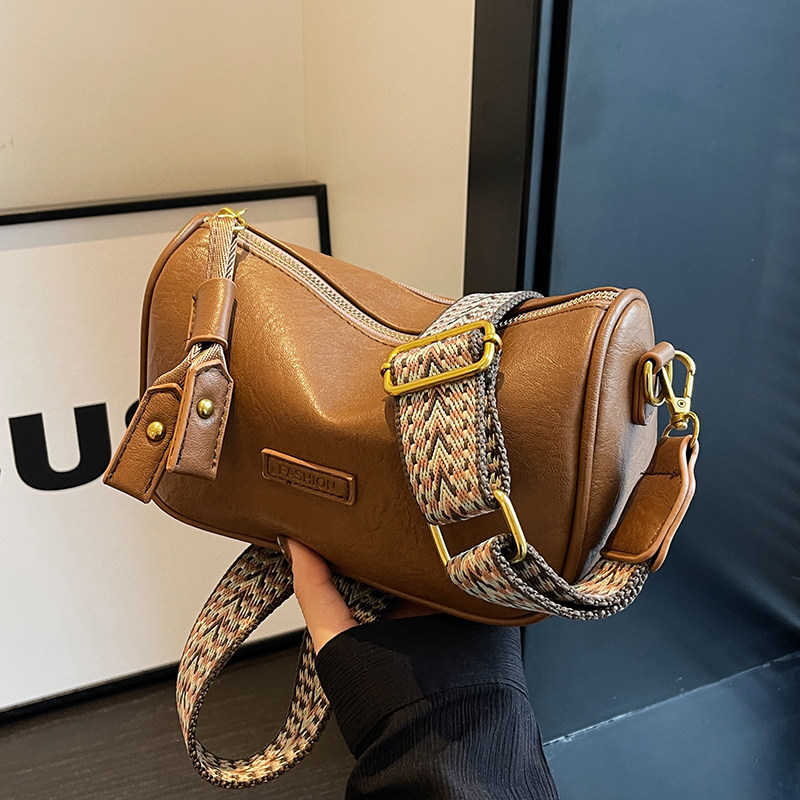 宽肩带包包女式2025新款夏天流行时尚单肩包高级感复古通勤斜挎包,淘宝优惠券,粉丝福利购,淘宝优惠卷