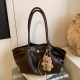 2025 new niche versatile large capacity shoulder bag