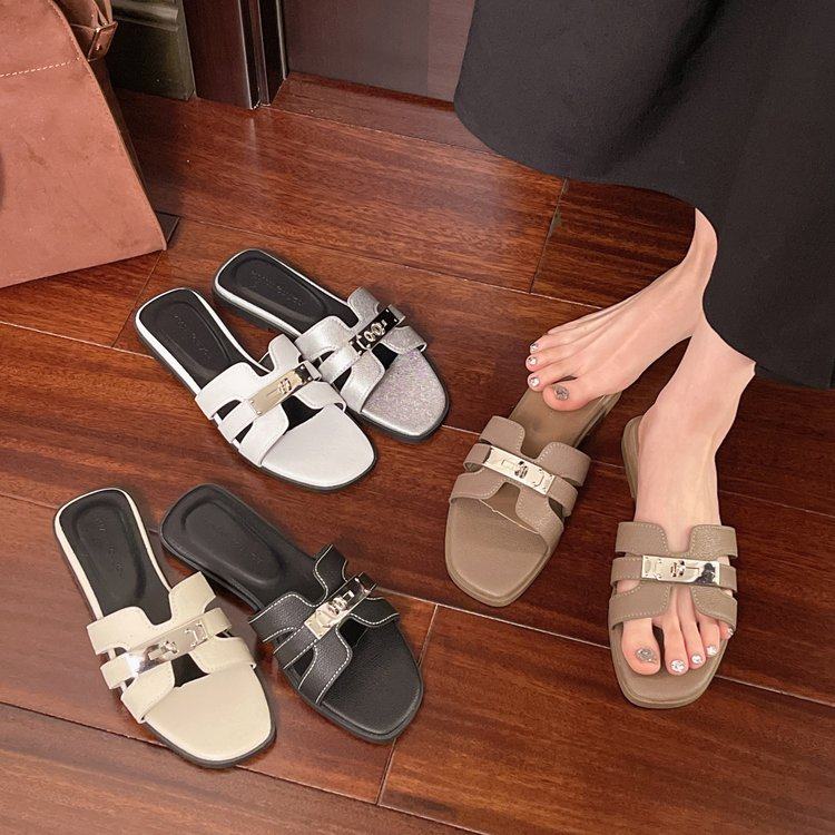 高级感小众金属扣拖鞋女外穿2025夏季新款防滑软平底一字沙滩凉拖,淘宝优惠券,粉丝福利购,淘宝优惠卷