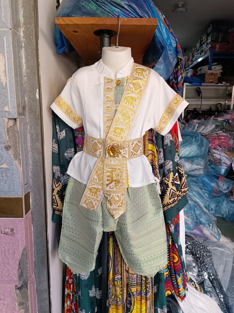 西双版纳夏季傣族男童套装泰式葫芦丝表演泼水节民族服饰旅游六一