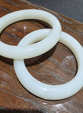 新疆和田白玉山料手镯 平安扣宝宝锁手链戒指 玉石雕刻培训学校