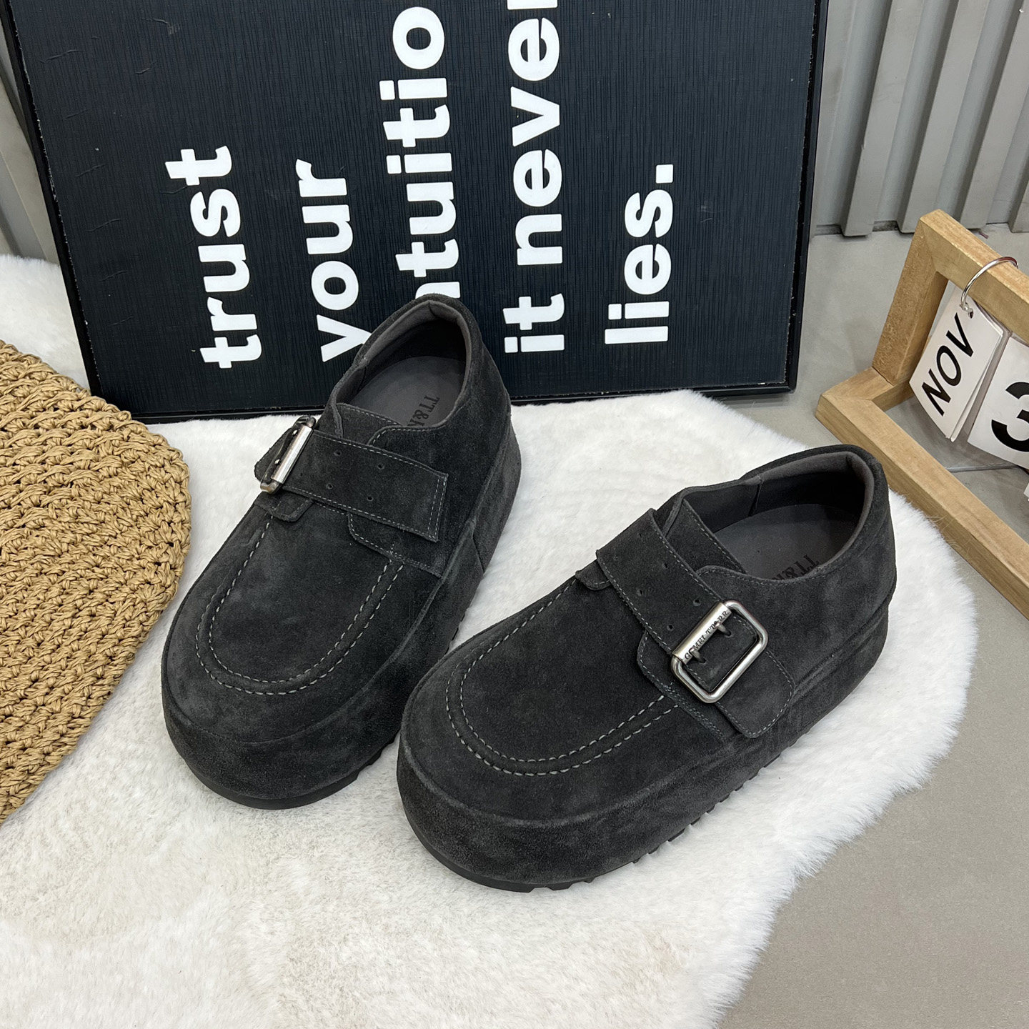 欧洲站真皮女鞋2026新款复古百搭增高乐福鞋英伦风厚底皮带扣单鞋,淘宝优惠券,粉丝福利购,淘宝优惠卷