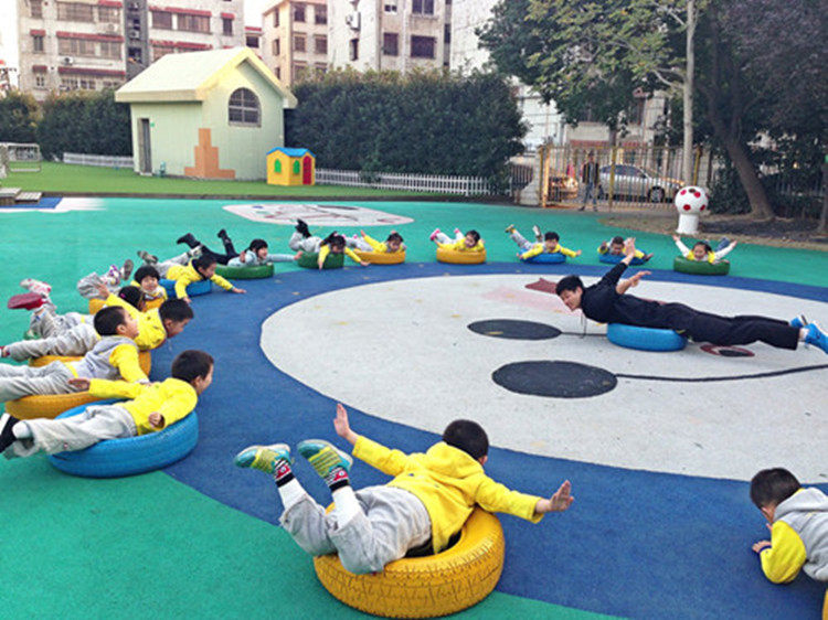 幼儿园彩色真轮胎玩具儿童户外轮胎游戏拓展橡