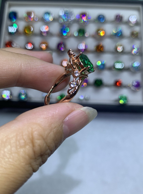 绽放的玫瑰2克拉设计师款皇冠戒指轻奢个性帝王绿色戒指指环活口