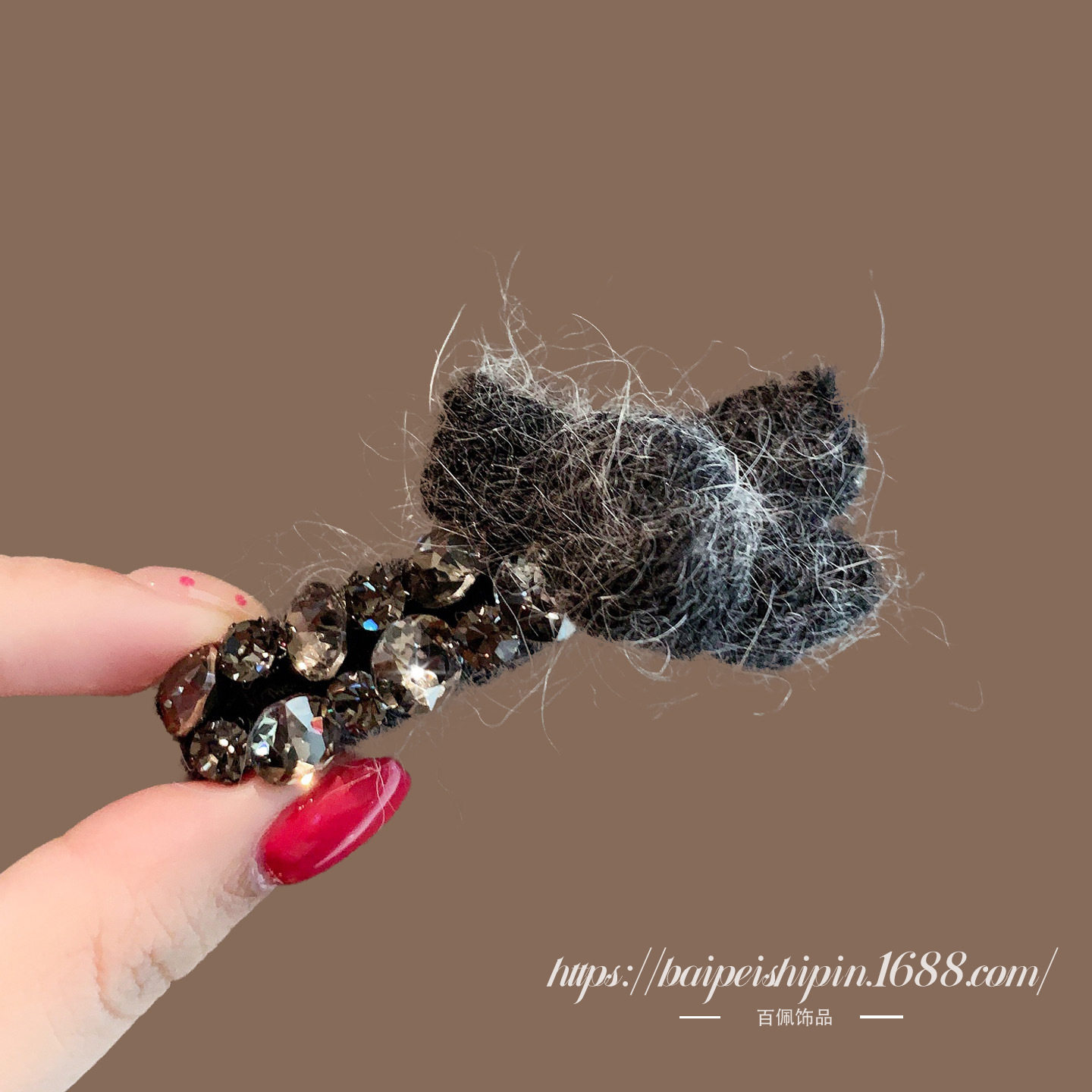 秋冬新款毛绒蝴蝶结发夹精致闪钻设计鸭嘴夹高颜值碎发侧边夹,淘宝优惠券,粉丝福利购,淘宝优惠卷