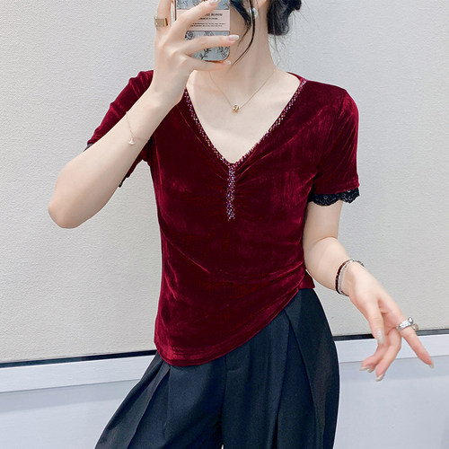 性感V领短袖T恤女2025夏季新款设计感钉珠上衣气质蕾丝拼接小衫潮 - 图1