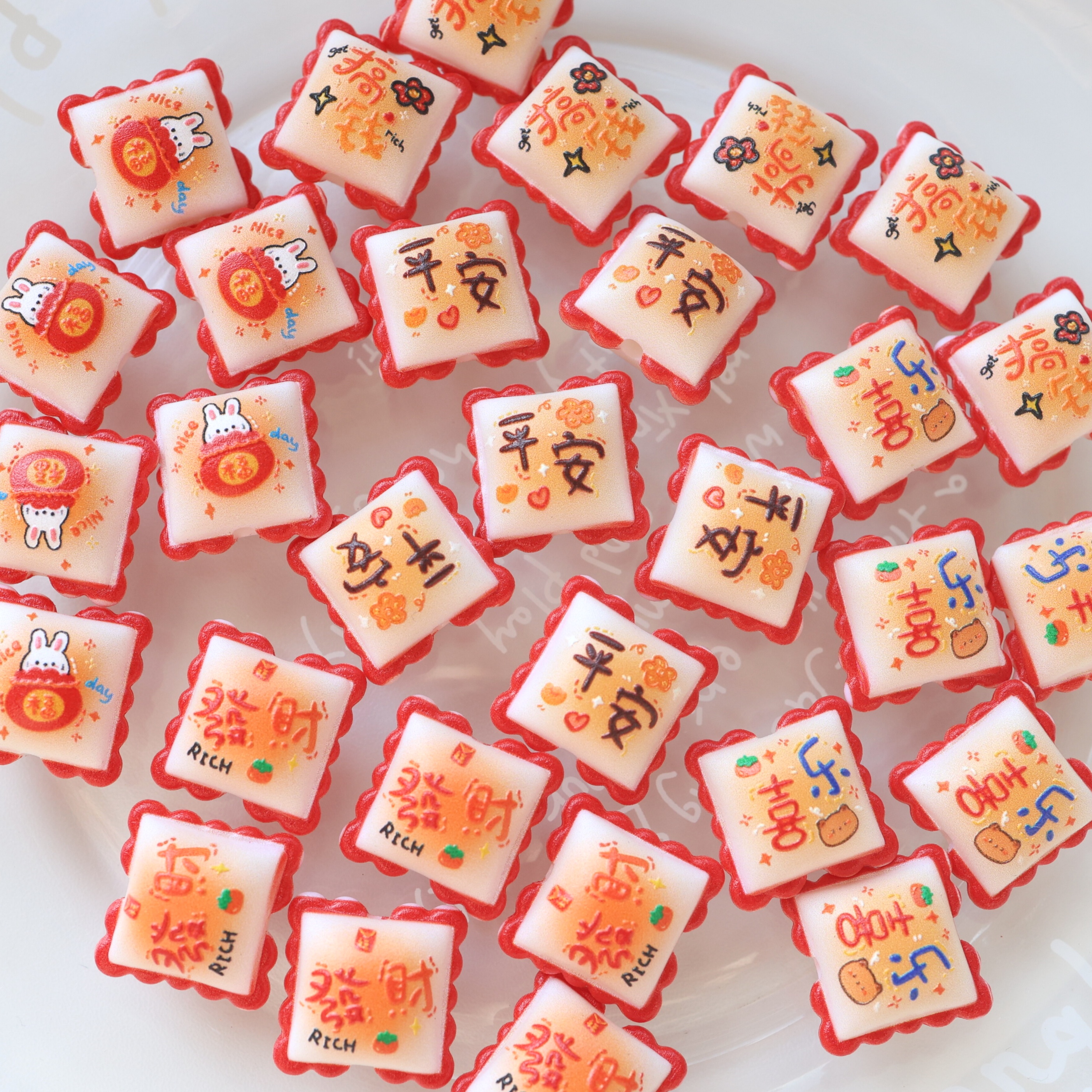 平安喜乐新年红色系浮雕印花抱枕珠 双面DIY串珠手机链车挂材料 - 图1