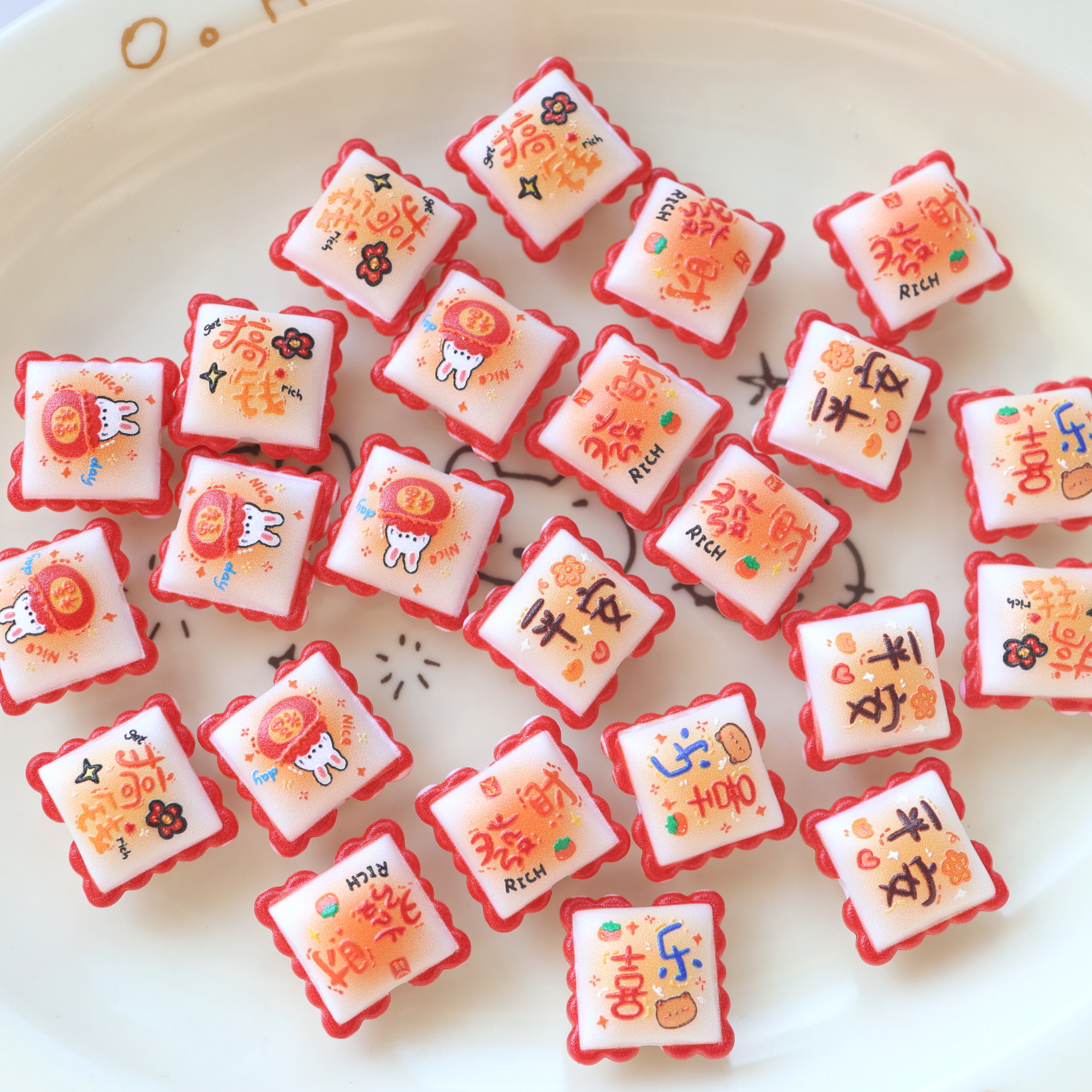 平安喜乐新年红色系浮雕印花抱枕珠 双面DIY串珠手机链车挂材料 - 图2