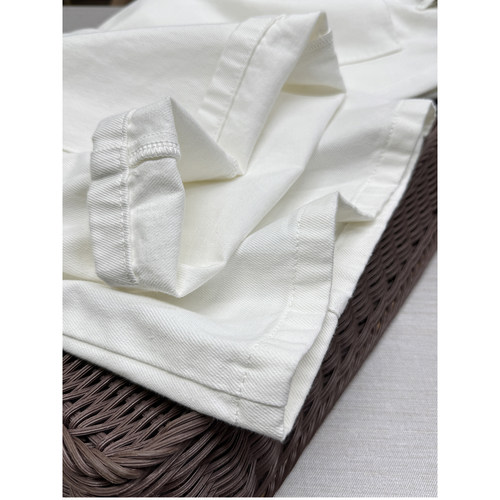 N货！藏肉显高挑！中高腰白色牛仔阔腿裤女    M319356~JS - 图1