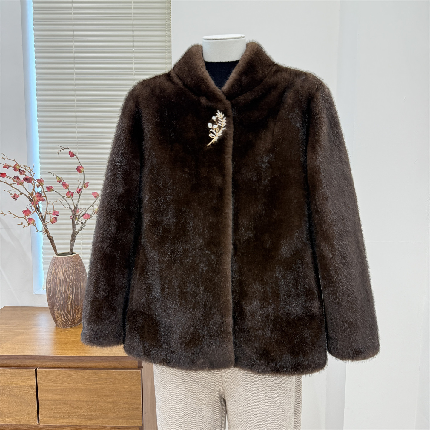 妈妈冬装水貂绒皮草外套短款2025新款中老年女装时尚皮毛一体大衣,淘宝优惠券,粉丝福利购,淘宝优惠卷
