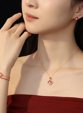 原创幸运四叶草萌马项链纯银国风新中式生肖马年新年红玛瑙锁骨链