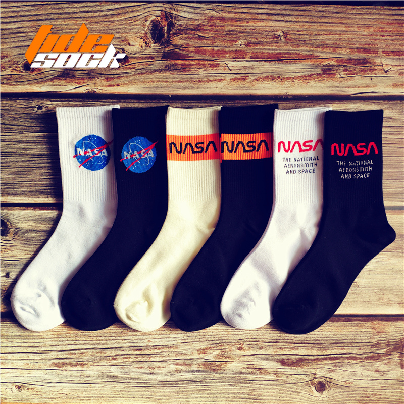 INS国潮牌袜子男女纯棉中长筒秋冬欧美街头NASA联名宇航局篮球袜