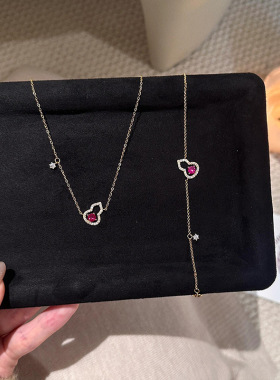 网红热销款镂空葫芦项链女新中式小众高级感红色锆石吊坠锁骨链