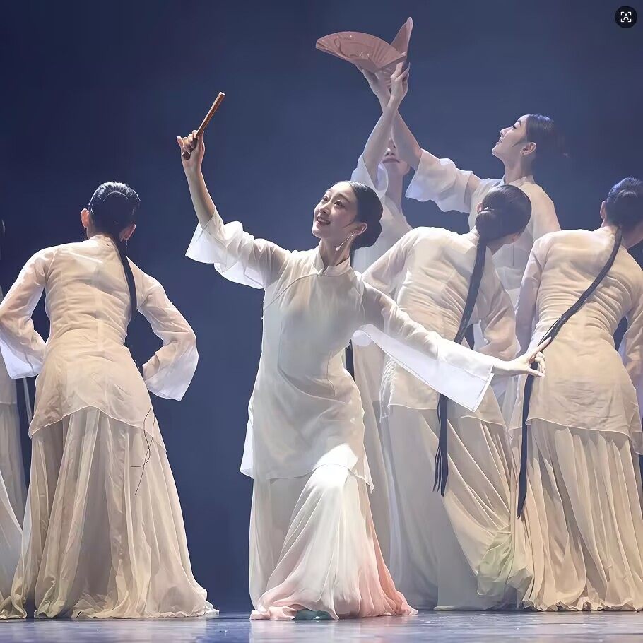 剧目成人女一扇百年古典舞香扇叠春演出服艺考飘逸大裙摆舞蹈服,淘宝优惠券,粉丝福利购,淘宝优惠卷