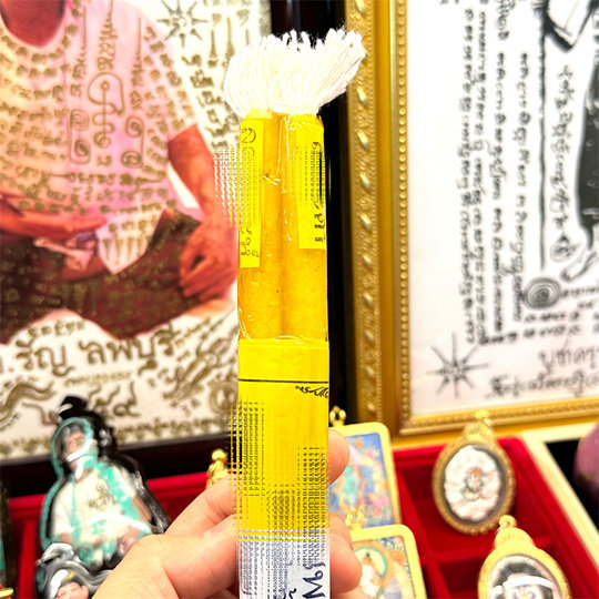 Marumaru's Thai Buddhist candles, Cuban Aliyacha handmade yellow candles, checked every day, Somdej four sides
