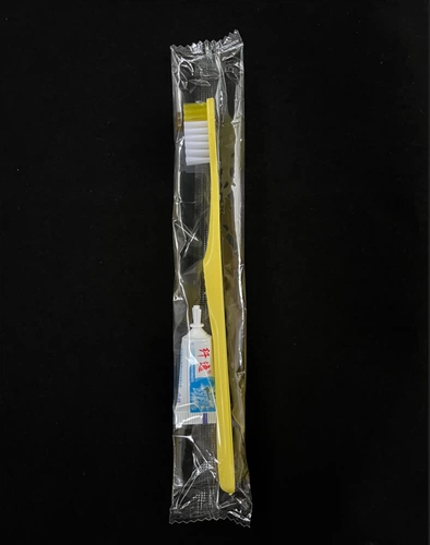 Одноразовая зубная щетка для отеля, зубная паста, индивидуальный комплект, 2 в 1, делается под заказ