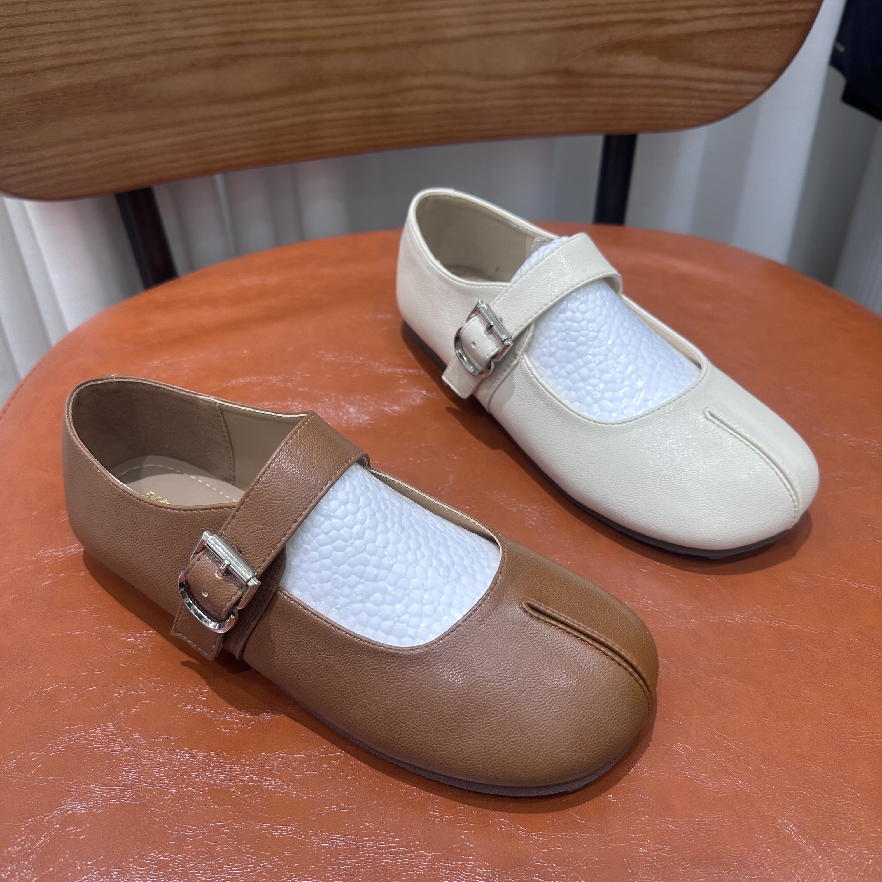 茵茵家2026春秋新款韩版舒适平底一字玛丽珍鞋女时尚浅口方头单鞋,淘宝优惠券,粉丝福利购,淘宝优惠卷