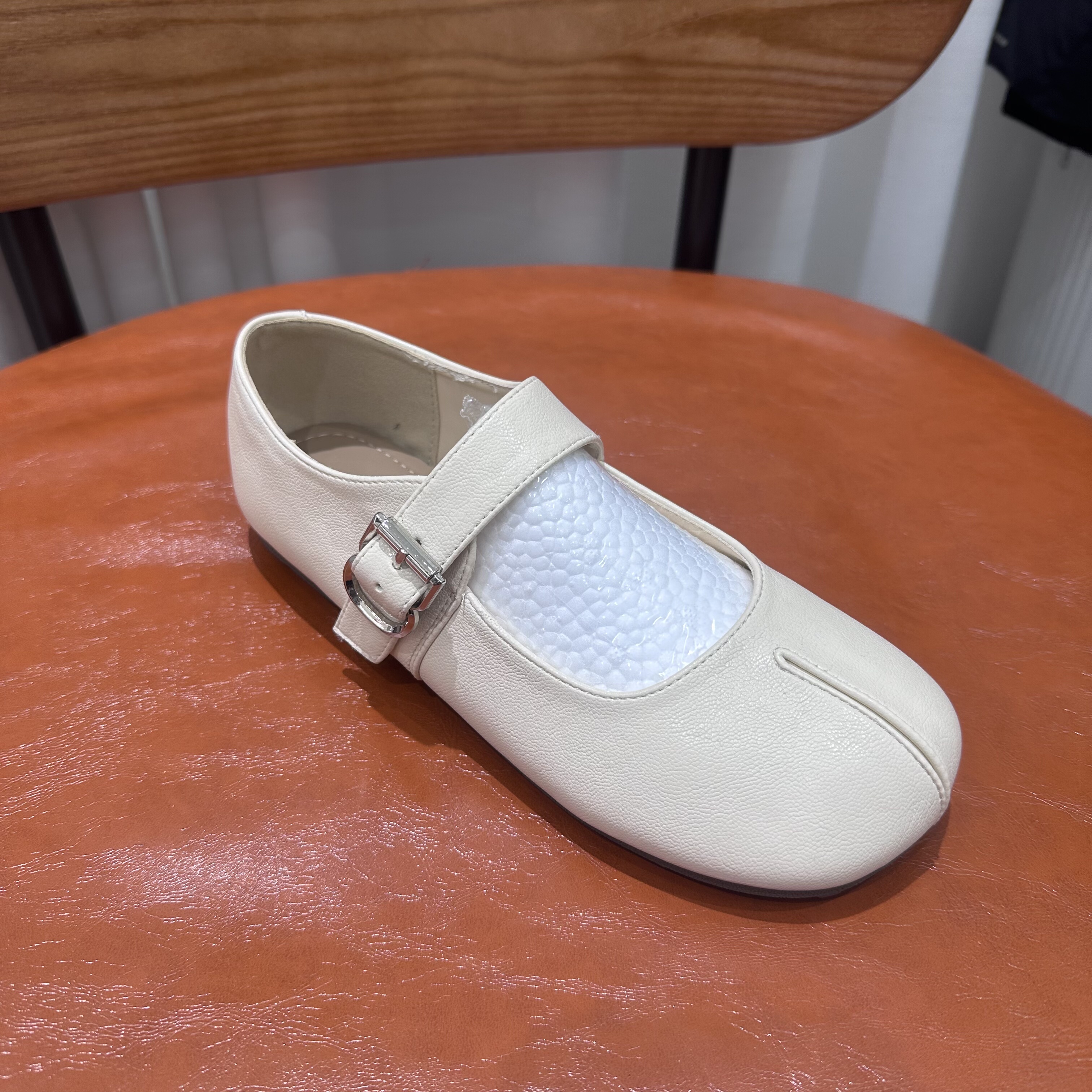 茵茵家2026春秋新款韩版舒适平底一字玛丽珍鞋女时尚浅口方头单鞋,淘宝优惠券,粉丝福利购,淘宝优惠卷